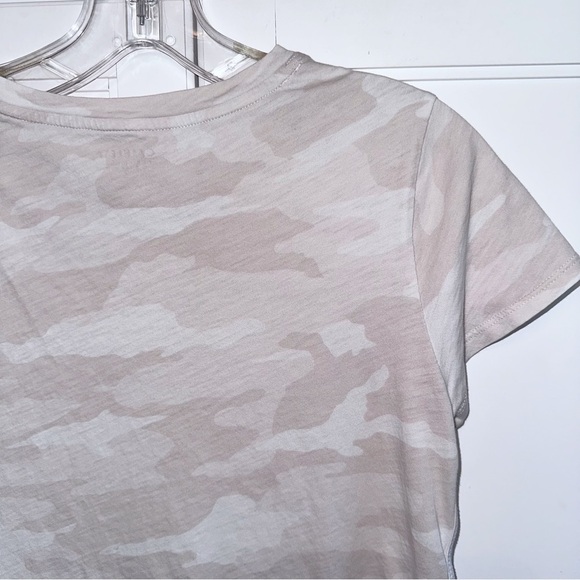 Athleta Organic Daily Camo Crew Tee Sea Salt SIZE S - Picture 7 of 9